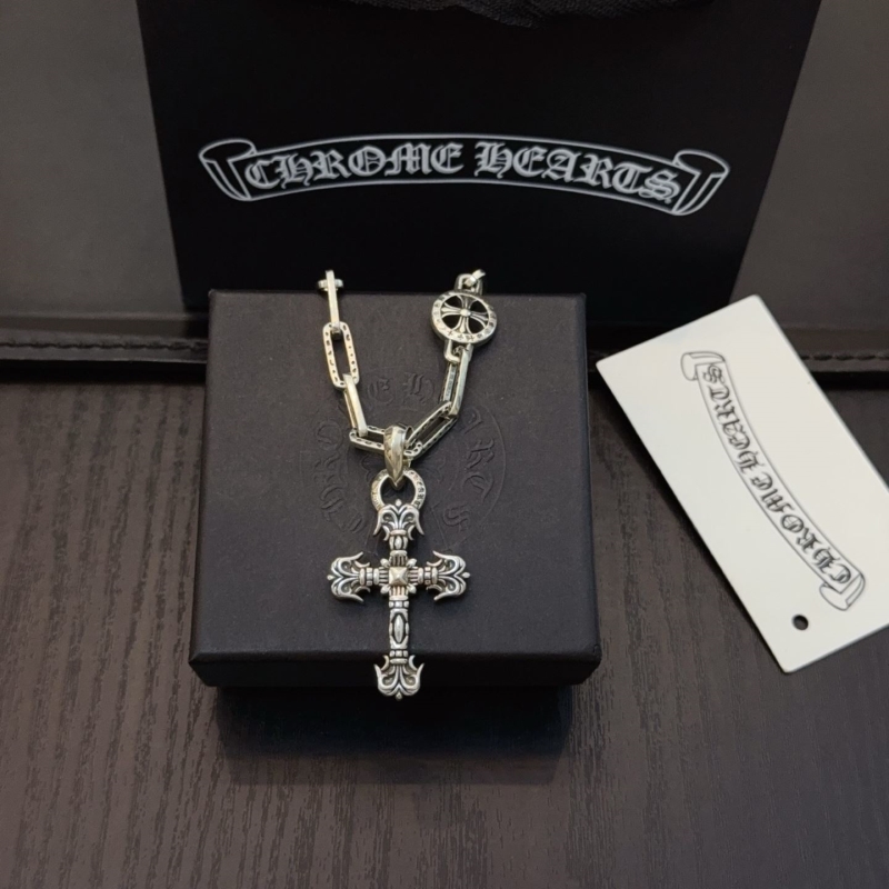 Ch*0me He**ts necklaces